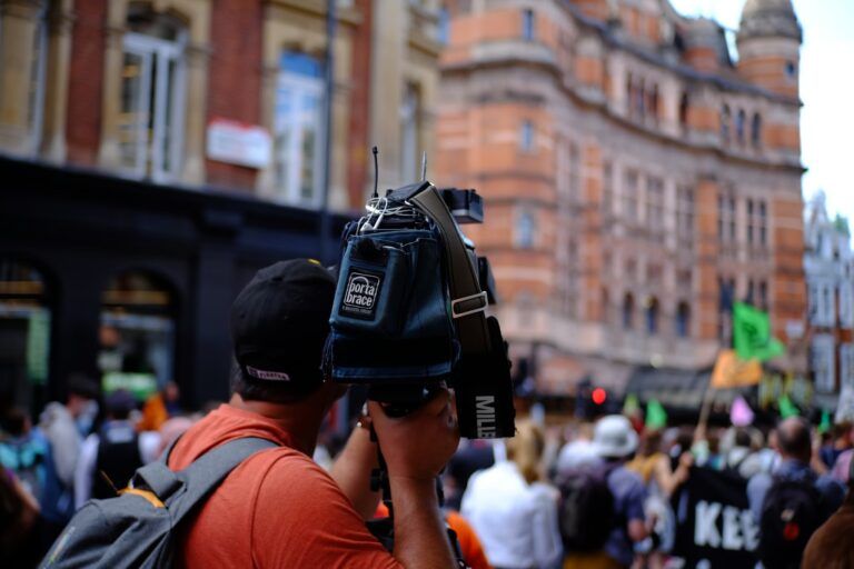 photo-1630012480592-66bf45a4e479